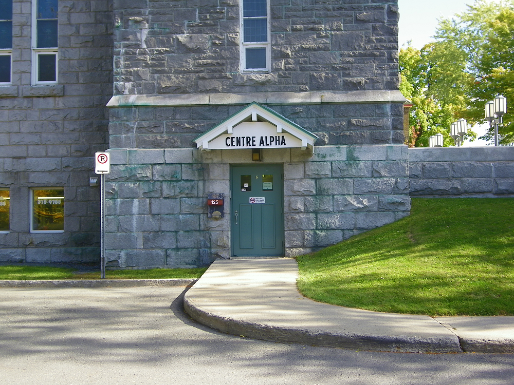 Porte d'entrée du Centre Alpha